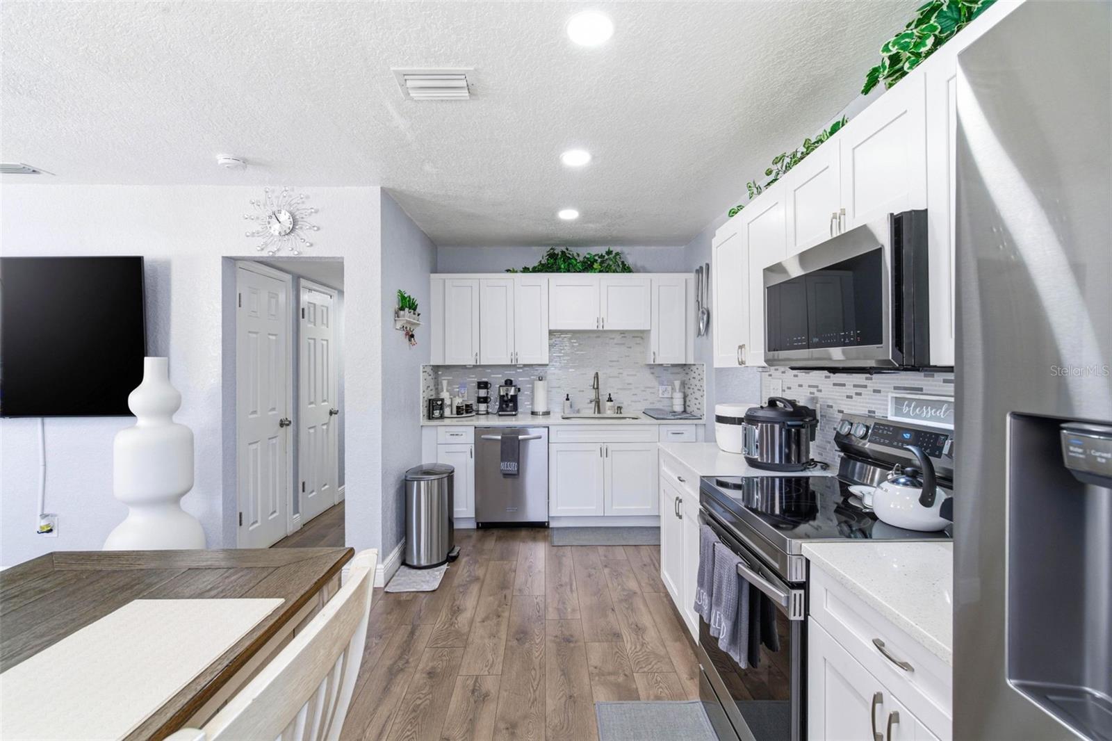 Image 75 of 85 For 8907 Tampa Street