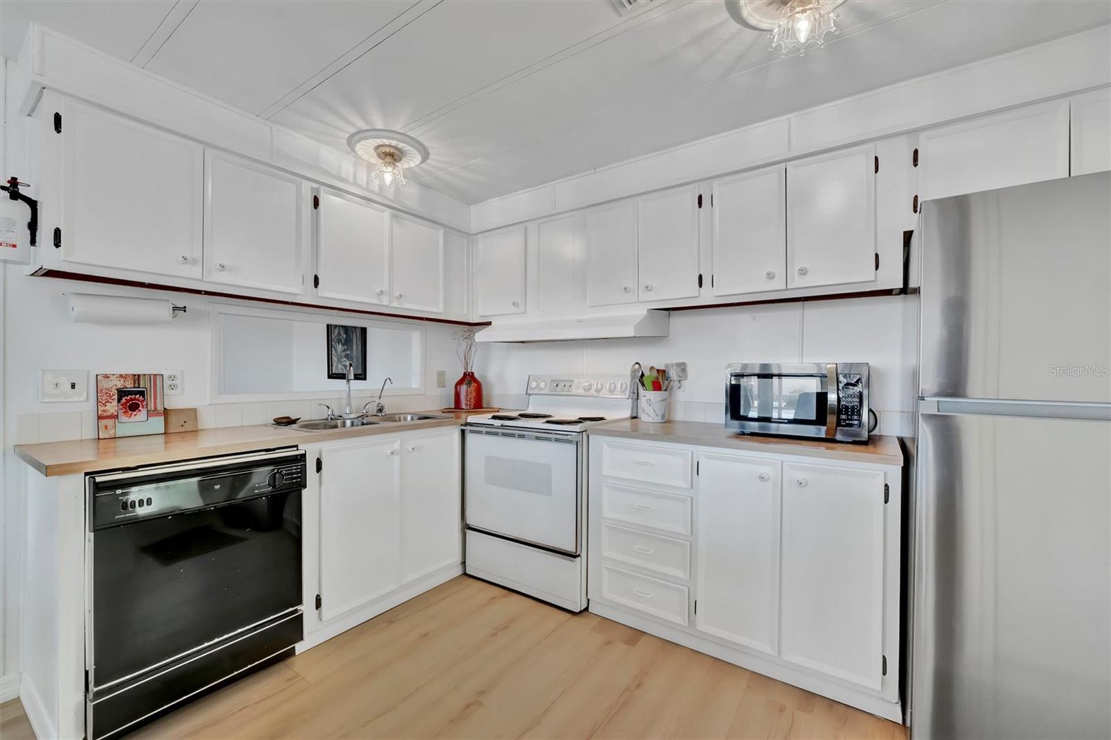 Image 4 of 35 For 123 Saint Thomas Circle