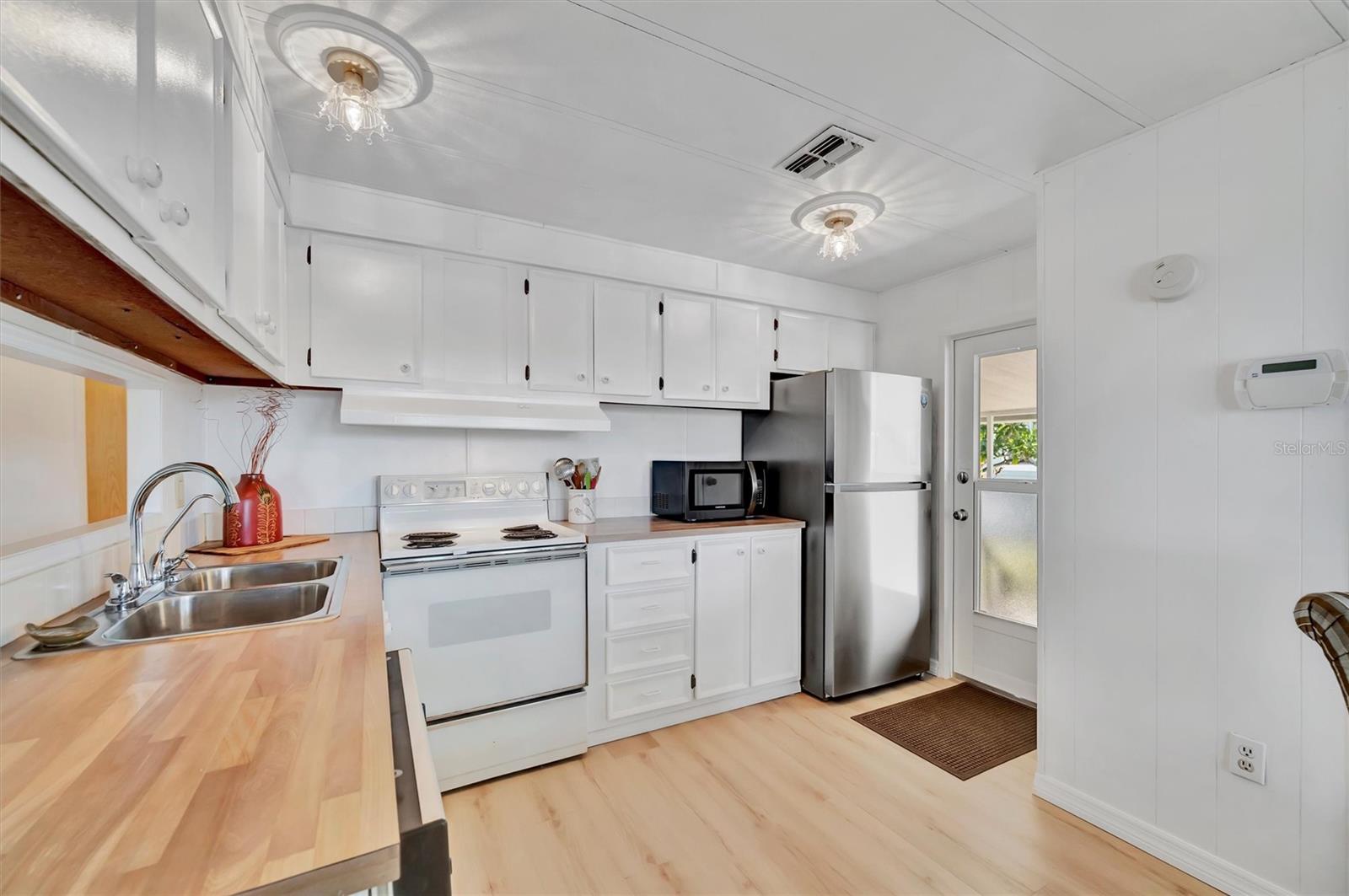 Image 5 of 35 For 123 Saint Thomas Circle