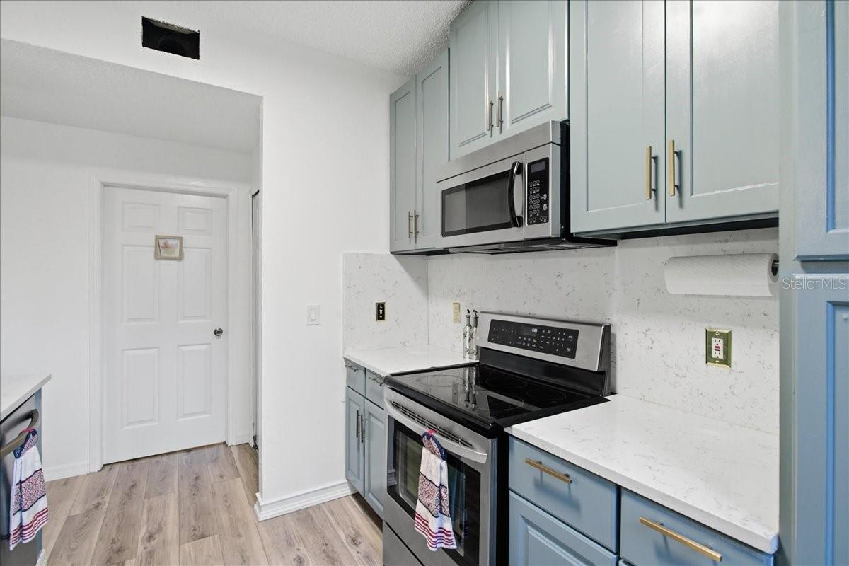 Image 10 of 60 For 18101 Paradise Point Drive