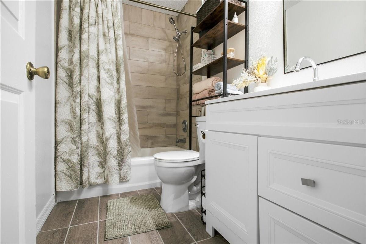 Image 30 of 60 For 18101 Paradise Point Drive