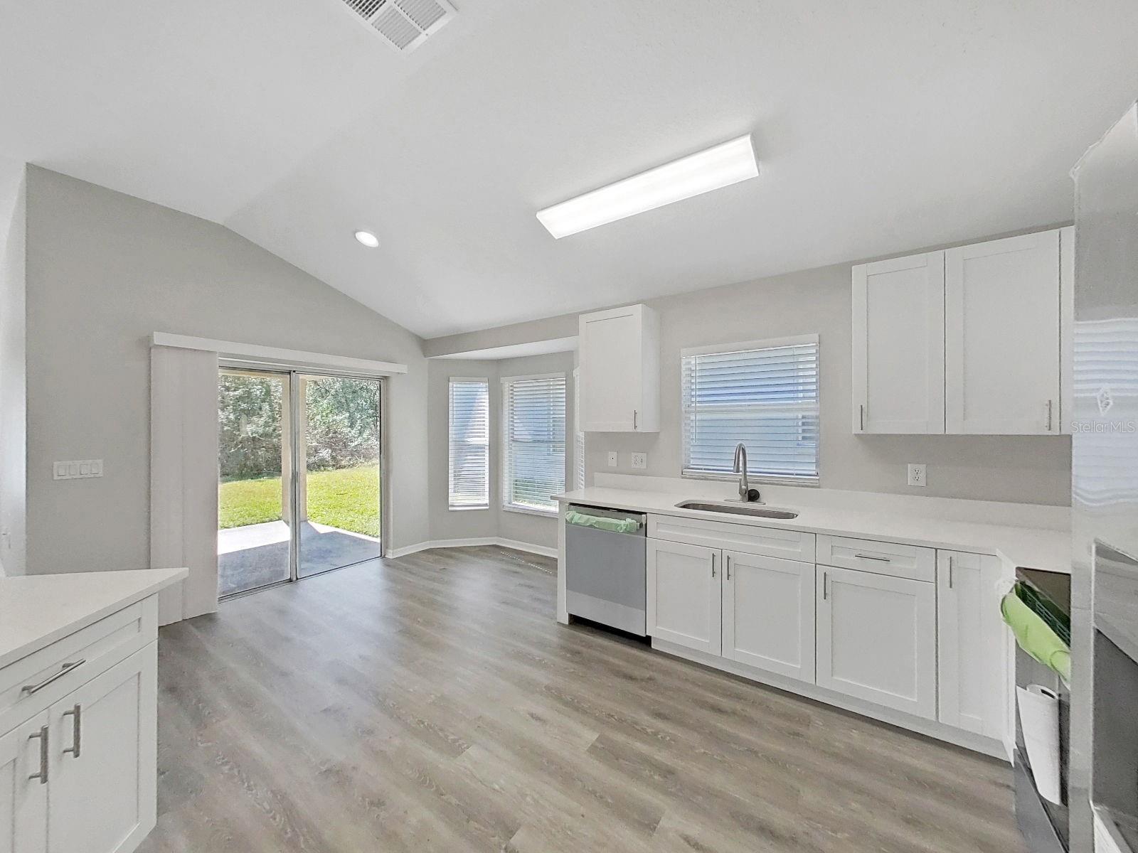 Listing photo id 8 for 705 Straw Lake Drive