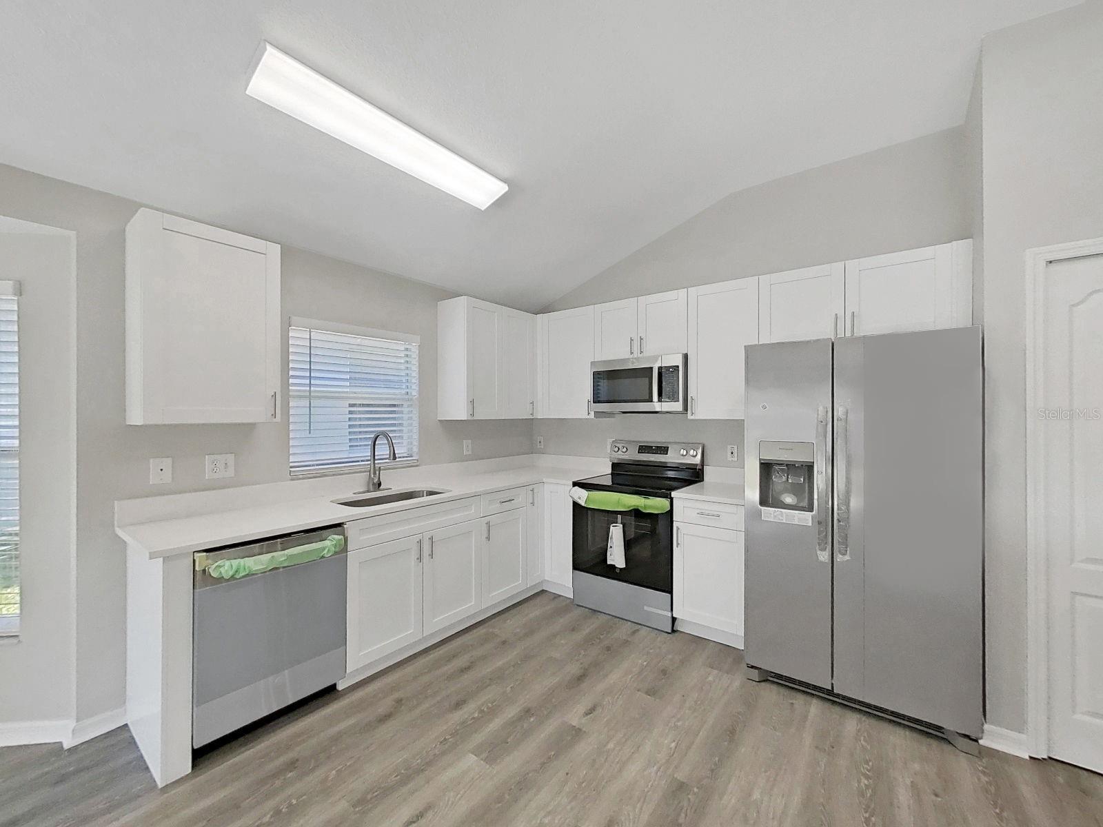 Listing photo id 12 for 705 Straw Lake Drive