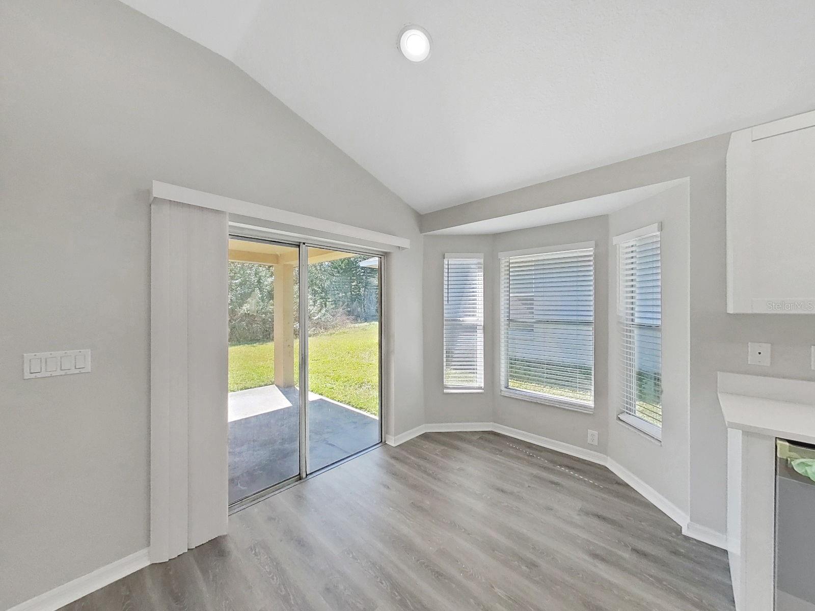 Listing photo id 16 for 705 Straw Lake Drive