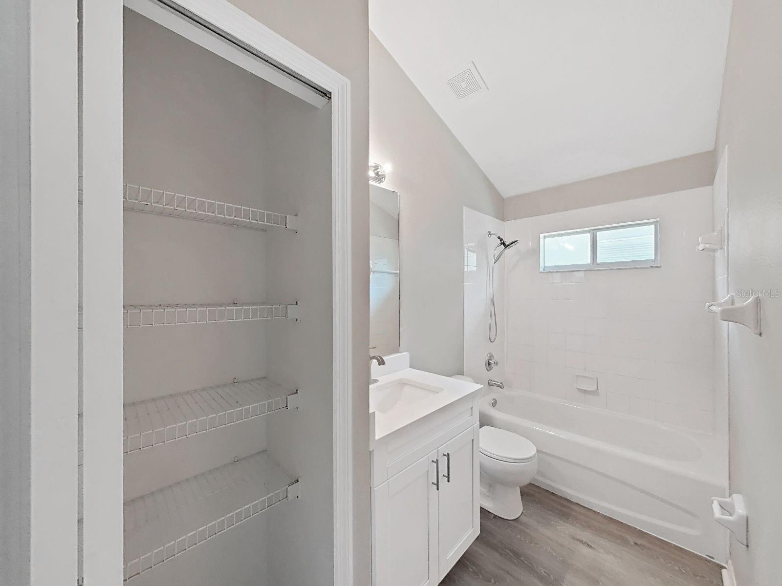 Listing photo id 27 for 705 Straw Lake Drive