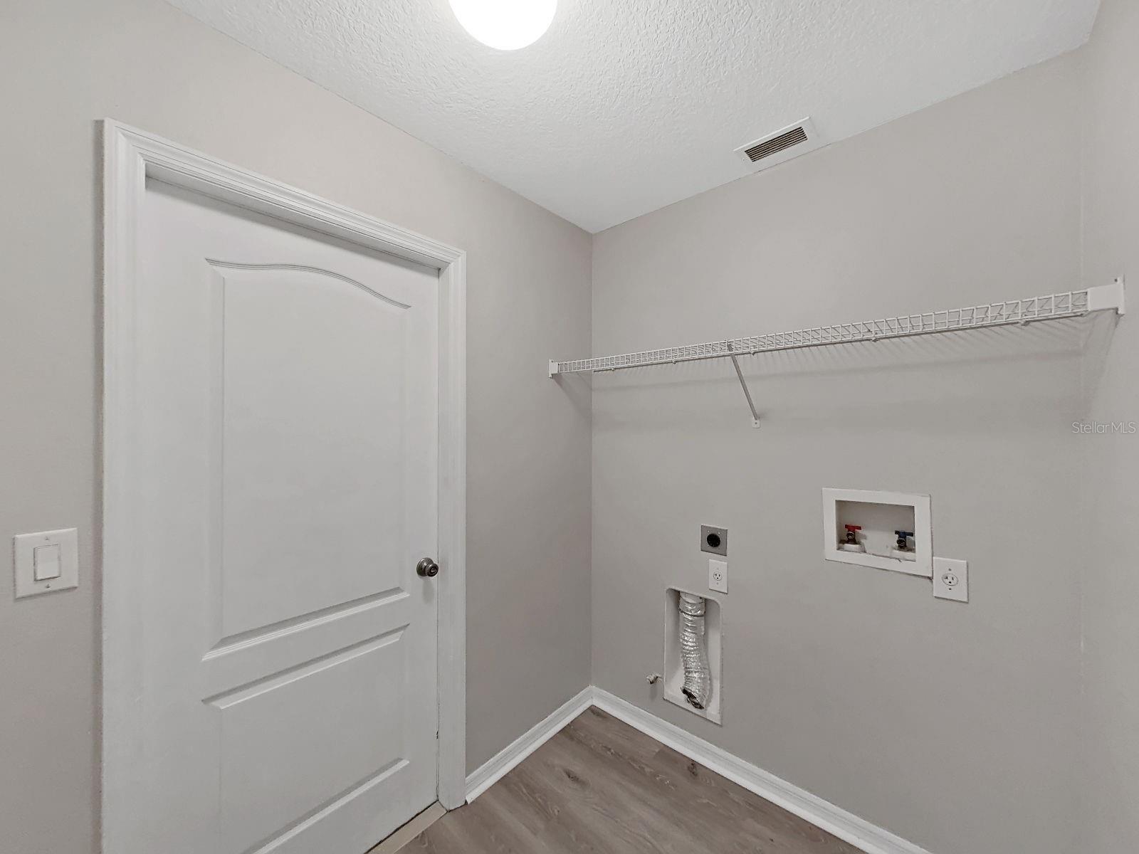 Listing photo id 29 for 705 Straw Lake Drive