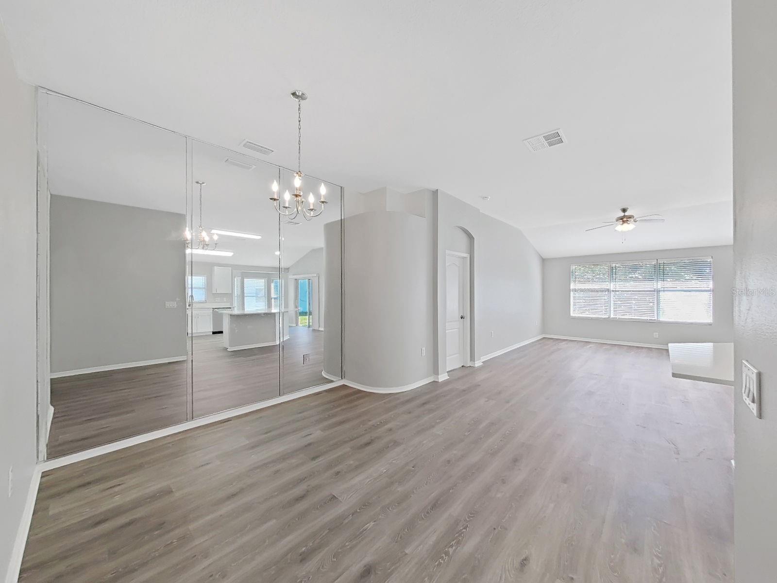 Listing photo id 3 for 705 Straw Lake Drive