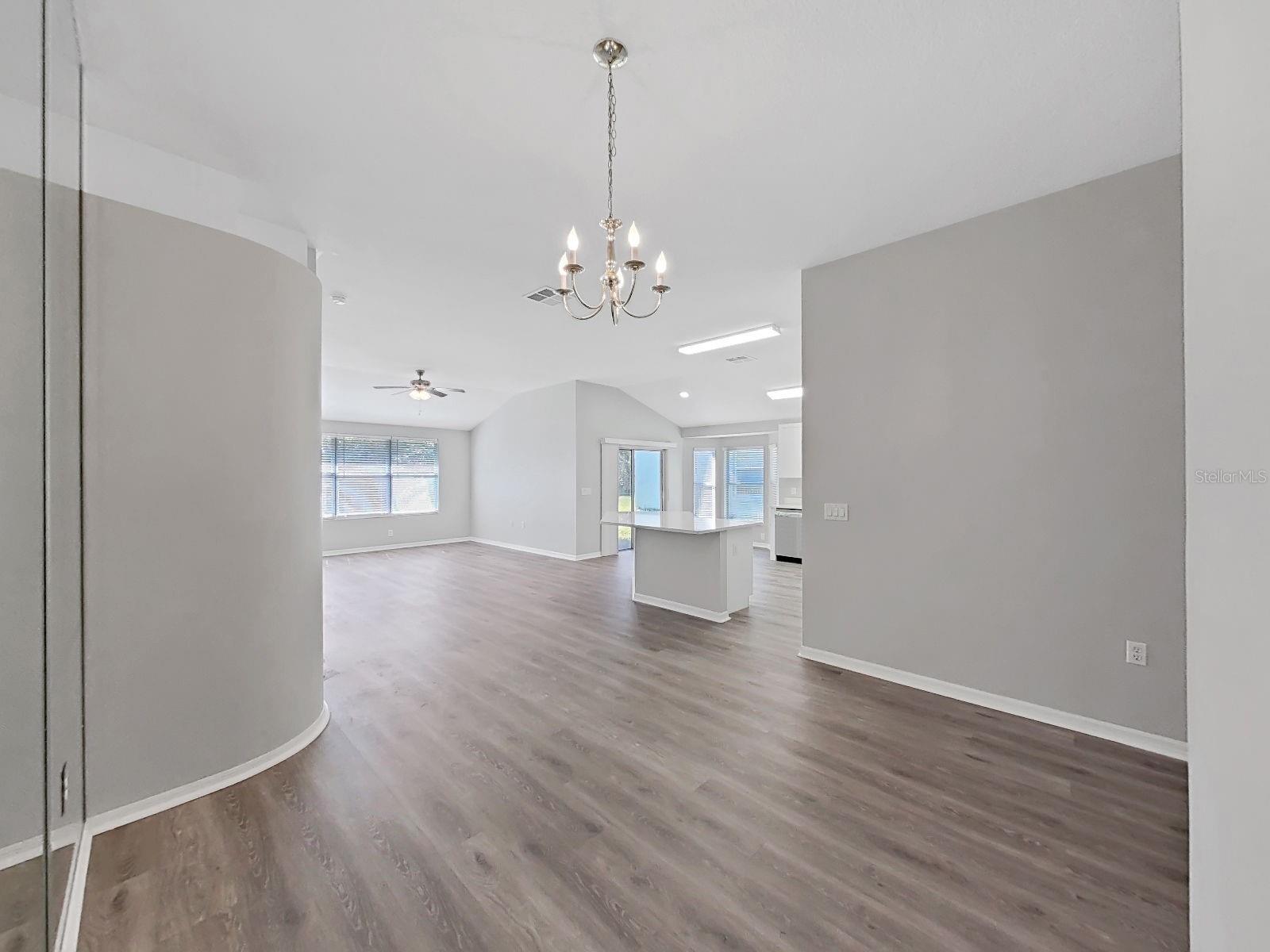 Listing photo id 4 for 705 Straw Lake Drive