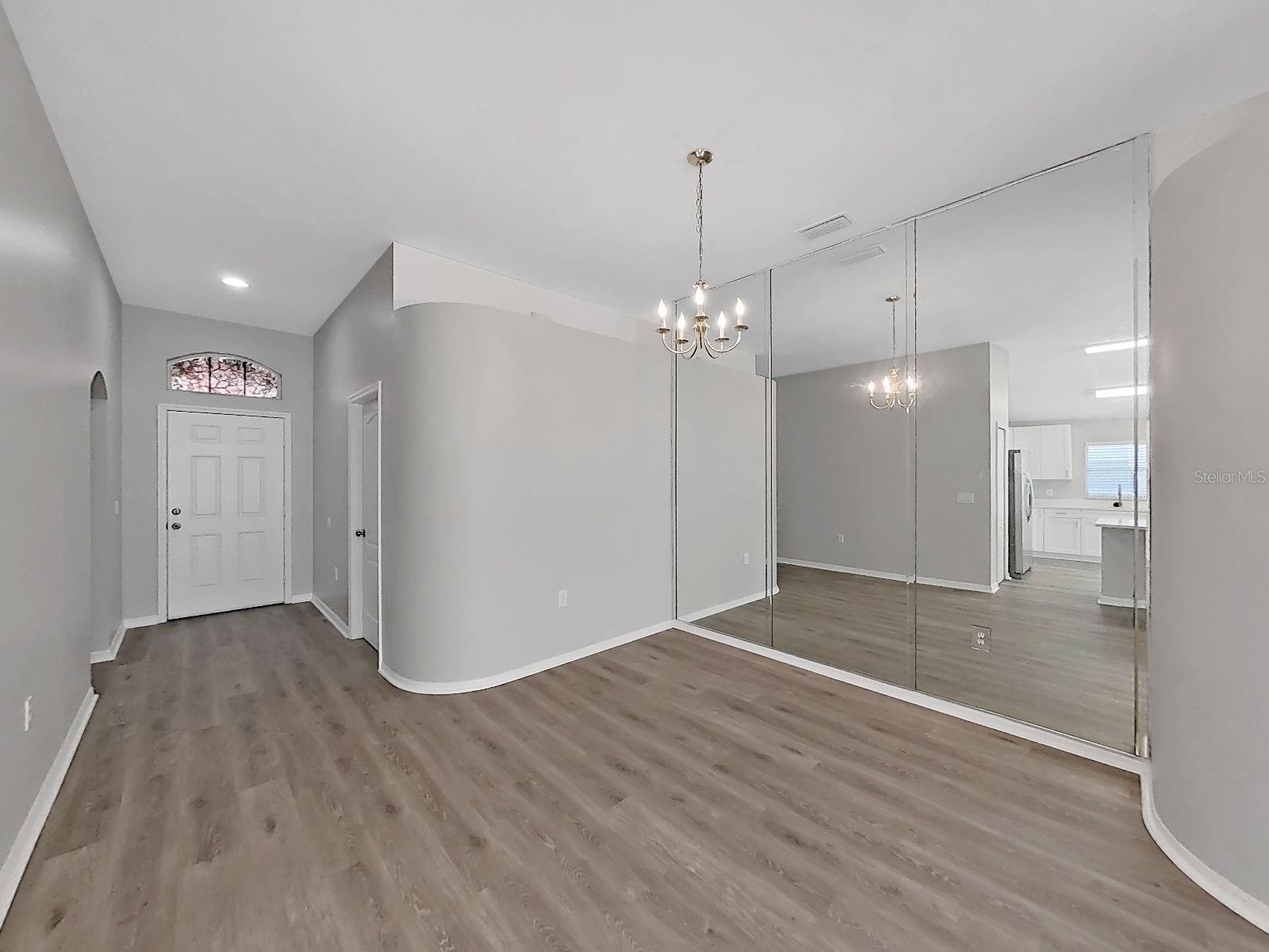 Listing photo id 5 for 705 Straw Lake Drive