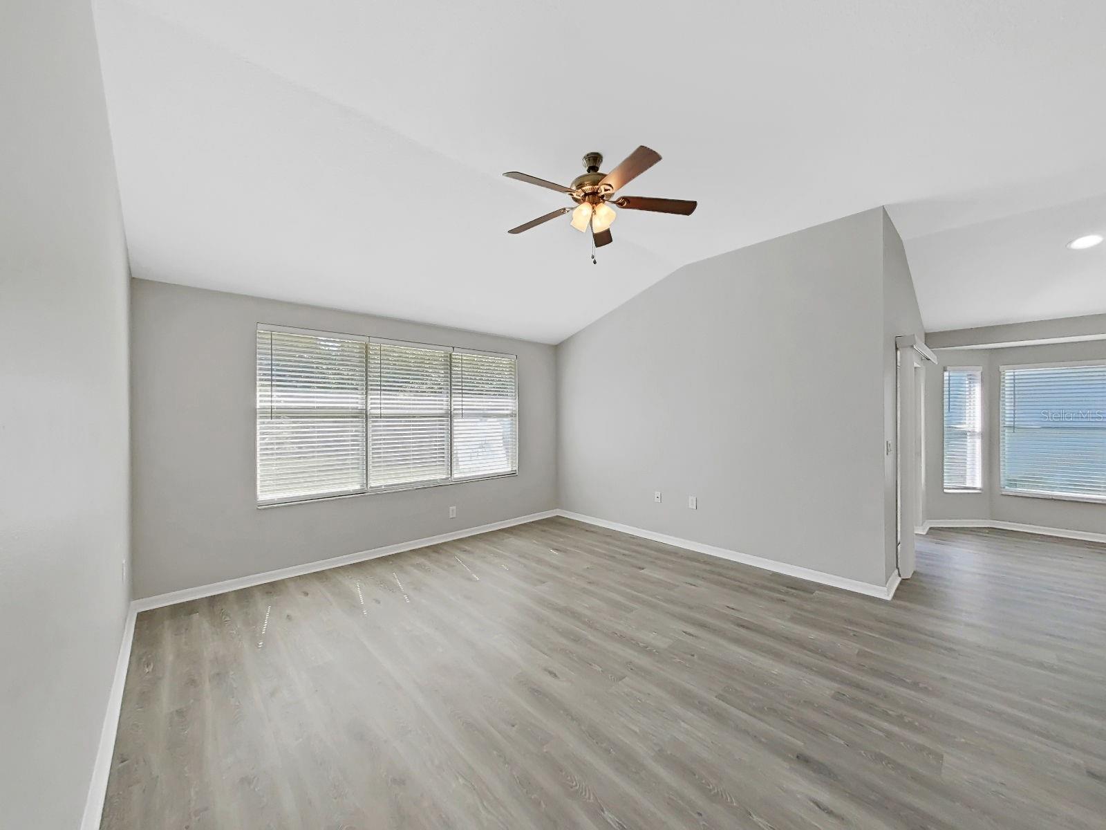 Listing photo id 6 for 705 Straw Lake Drive