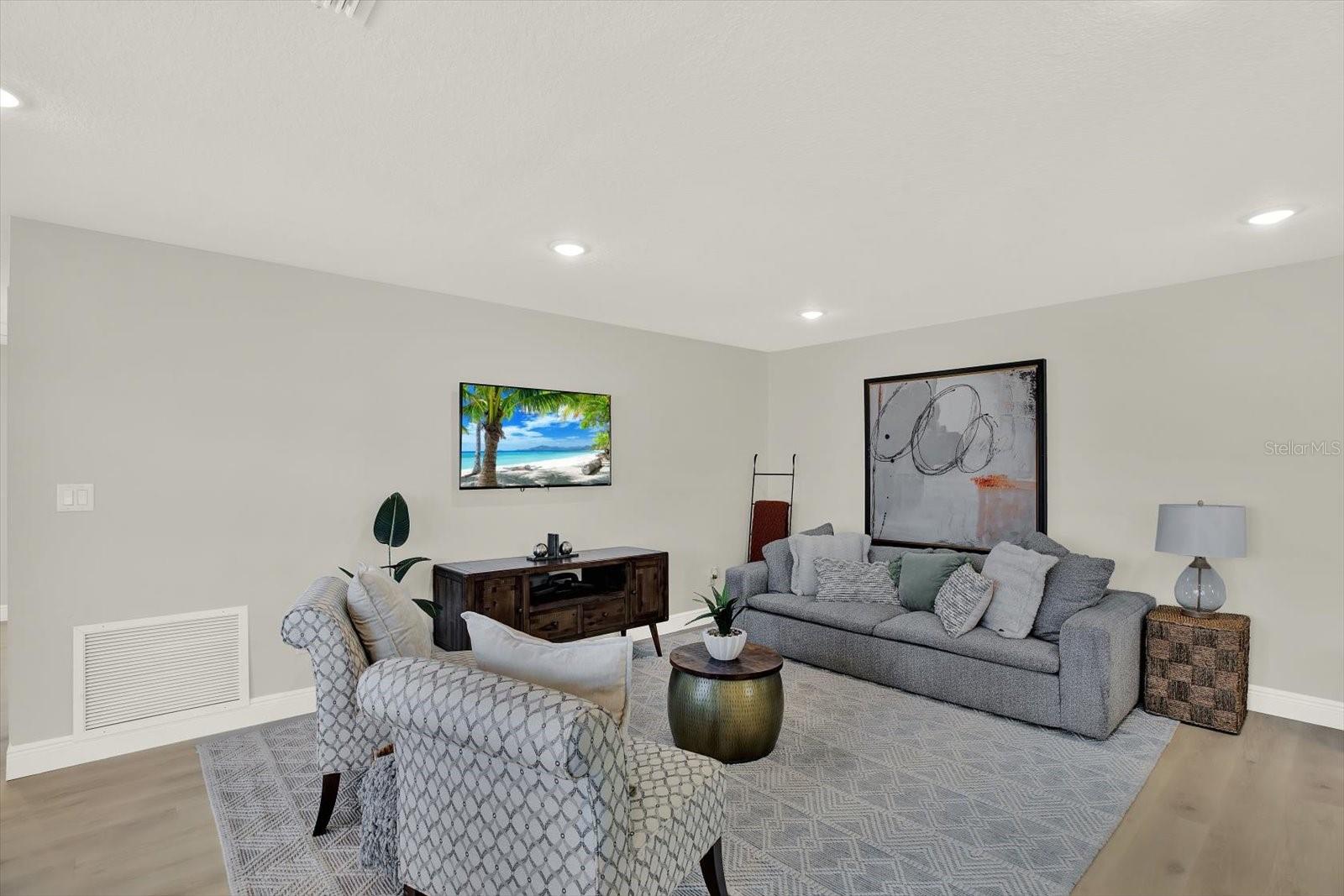 Image 3 of 17 For 4643 Crescent Road