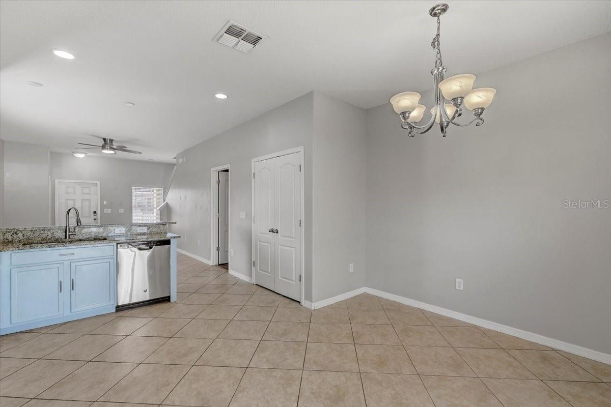 Image 11 of 34 For 2705 Lantern Hill Avenue