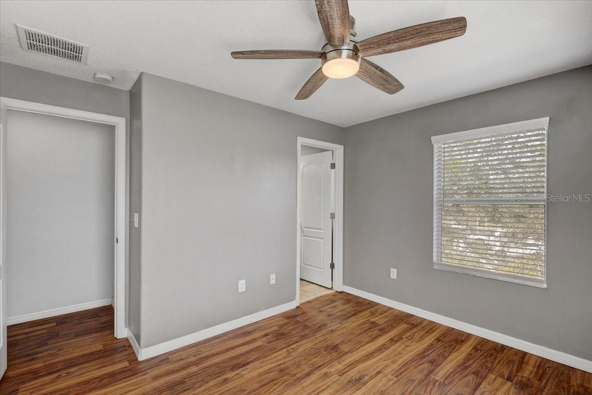 Image 22 of 34 For 2705 Lantern Hill Avenue