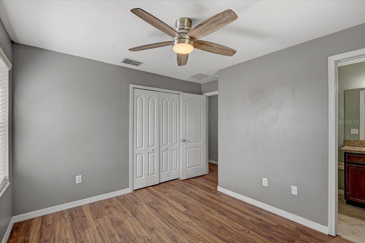 Image 23 of 34 For 2705 Lantern Hill Avenue