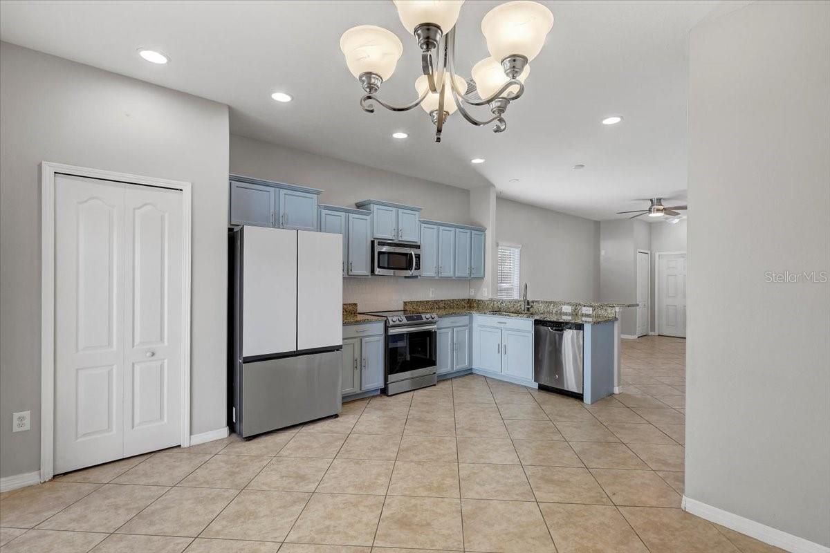 Image 9 of 34 For 2705 Lantern Hill Avenue