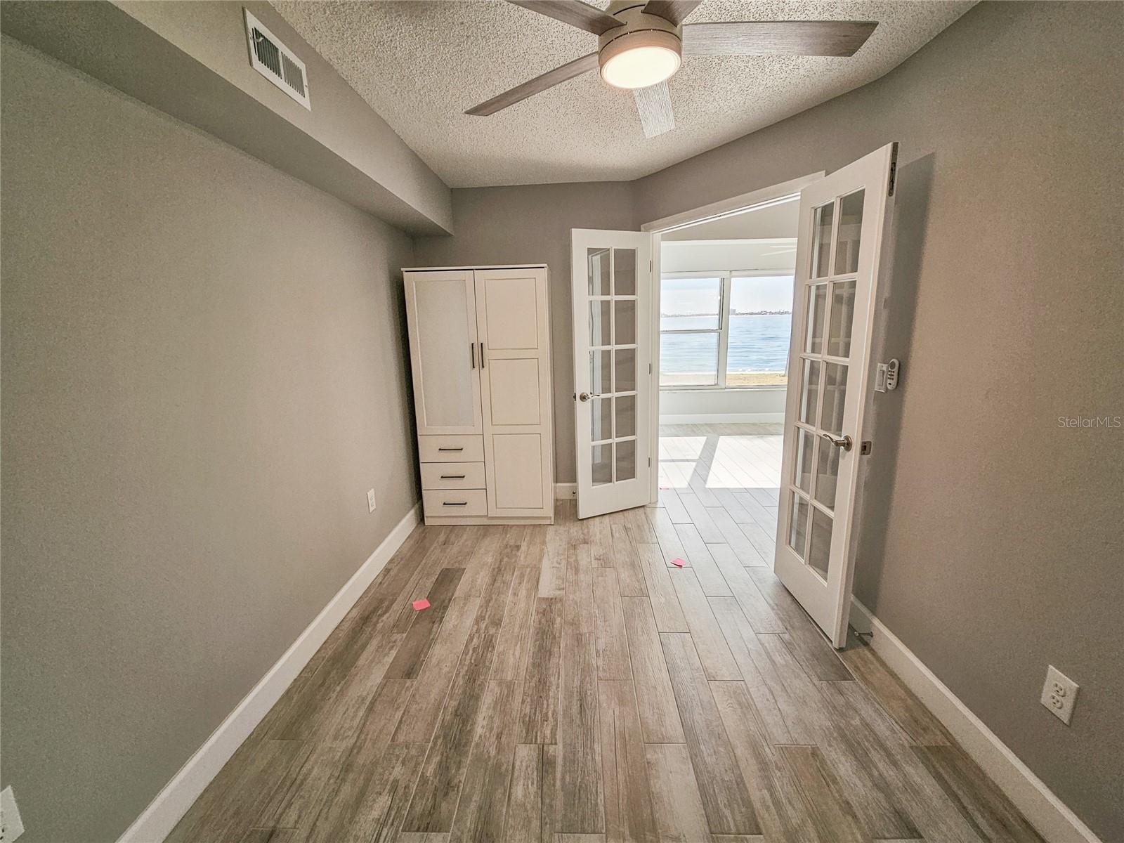 Image 11 of 36 For 5900 Shore Boulevard S 108