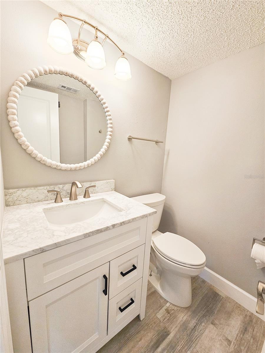 Image 8 of 36 For 5900 Shore Boulevard S 108