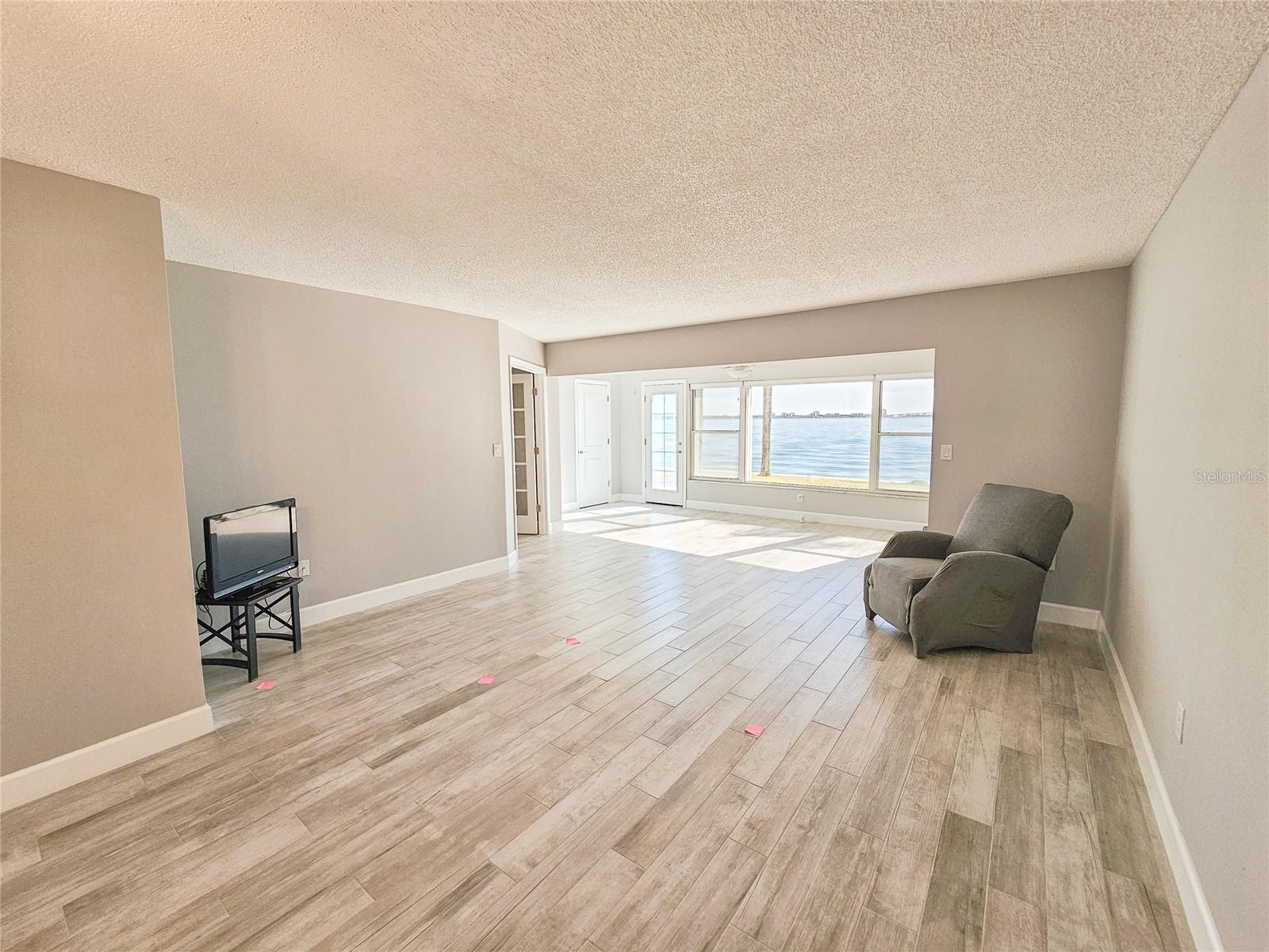 Image 9 of 36 For 5900 Shore Boulevard S 108