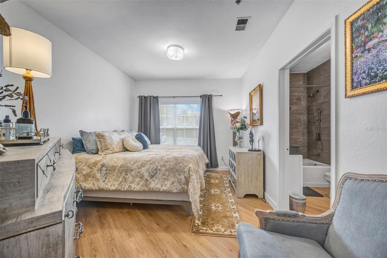 Image 10 of 19 For 4309 Bayside Village Drive 101