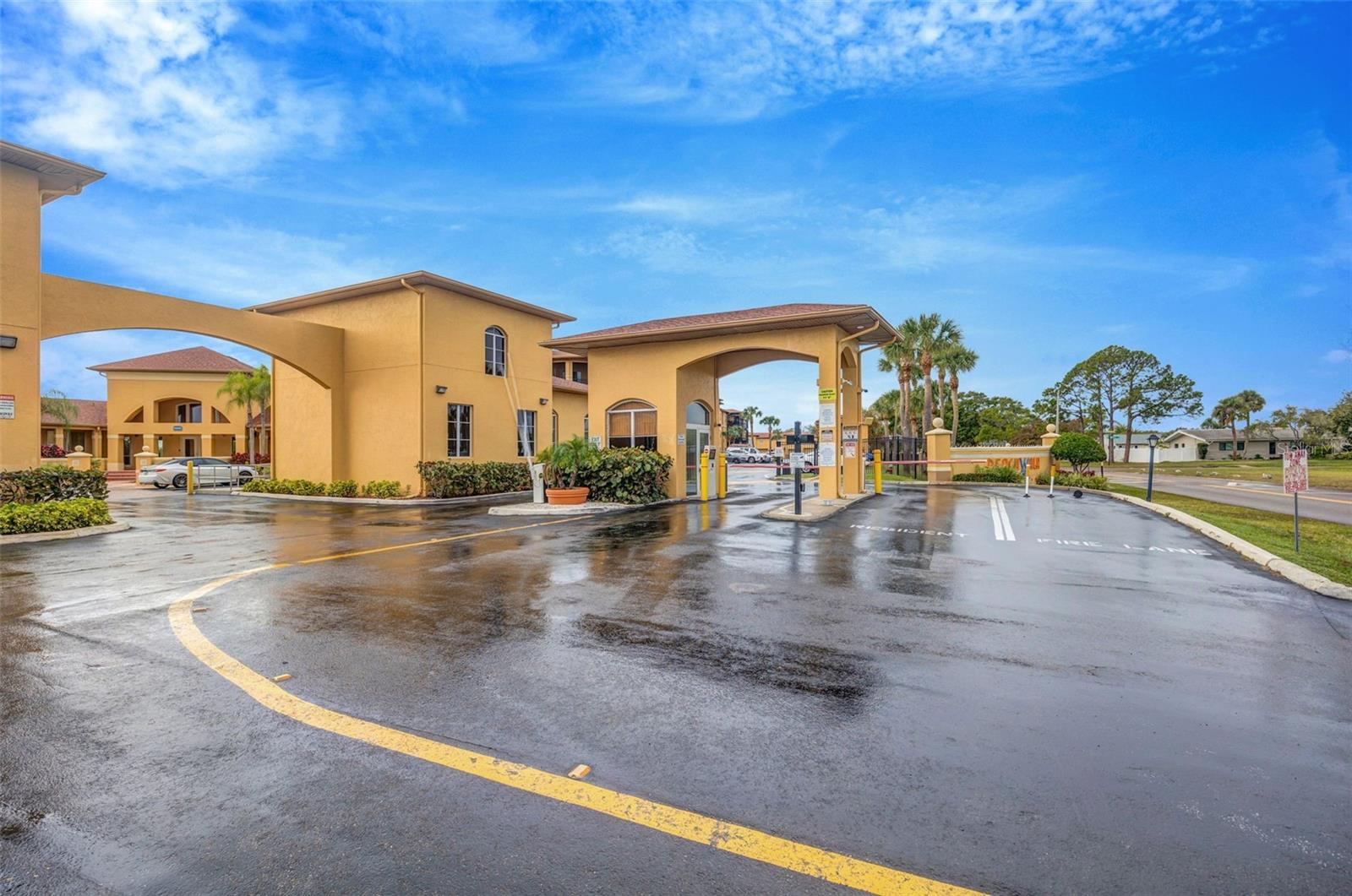 Image 4 of 19 For 4309 Bayside Village Drive 101