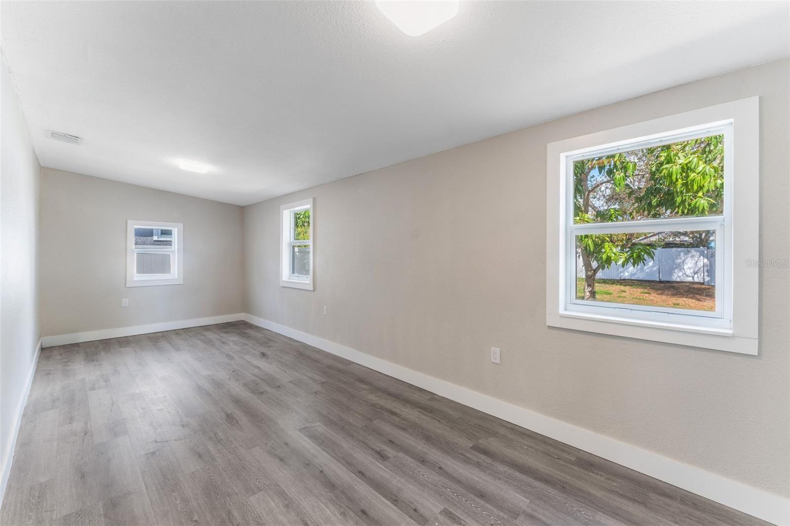 Image 21 of 26 For 3457 50th Avenue N