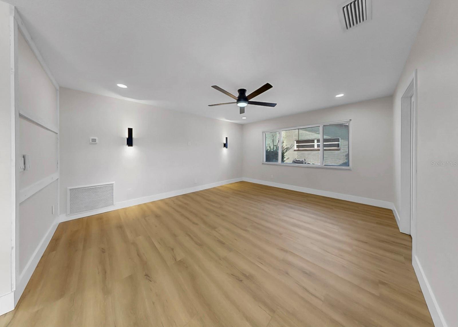 Image 15 of 38 For 6511 Santiago Court