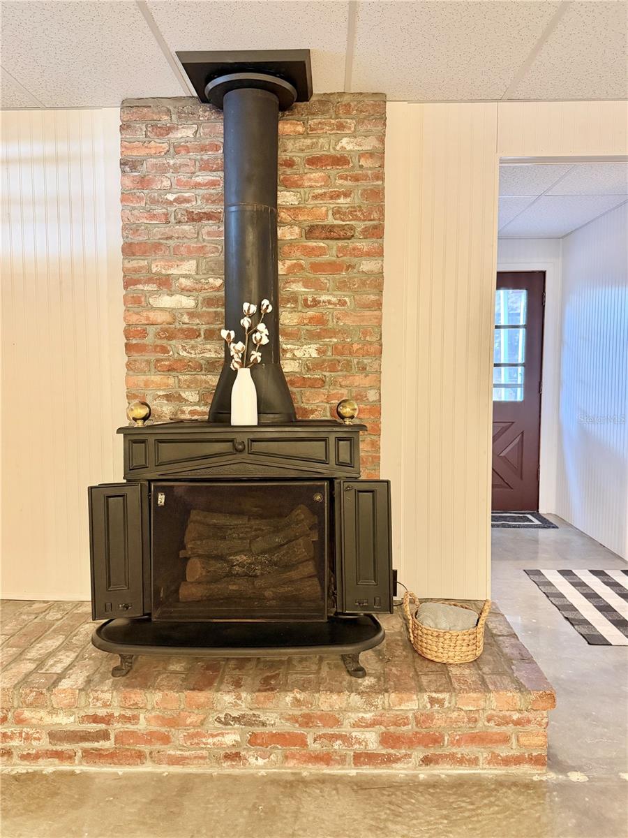 Image 33 of 74 For 506 Brenda Drive