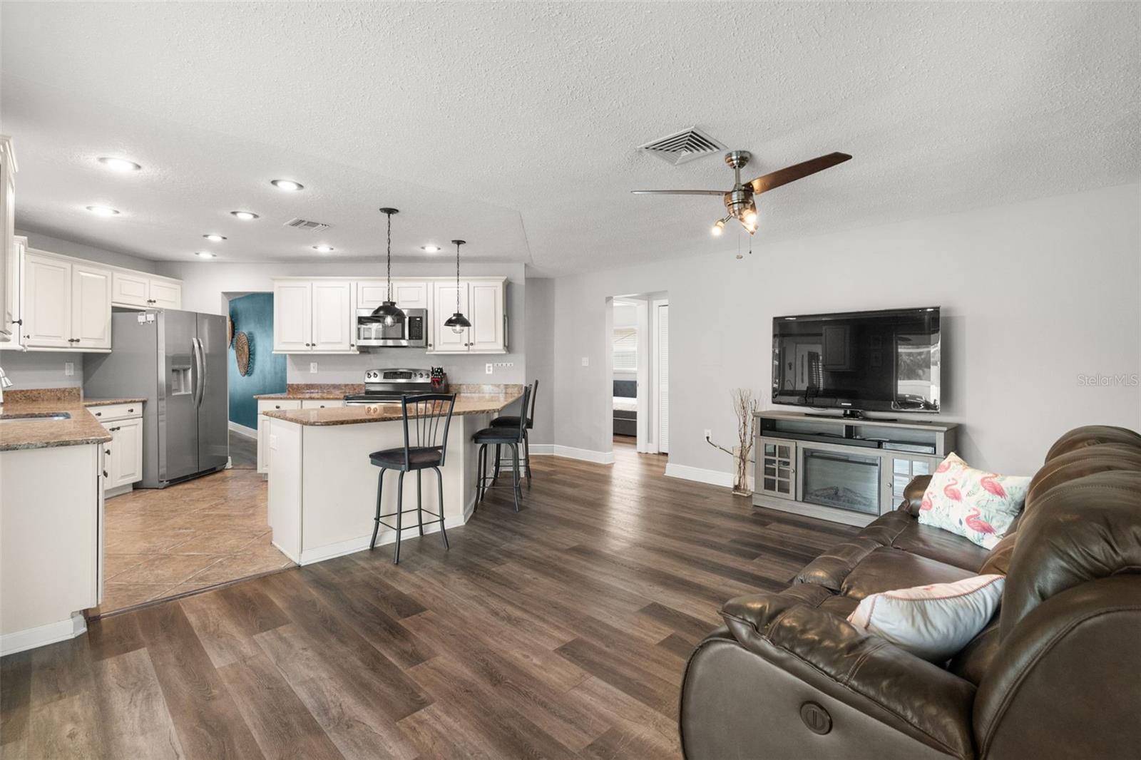 Image 13 of 44 For 101 Chestnut Circle