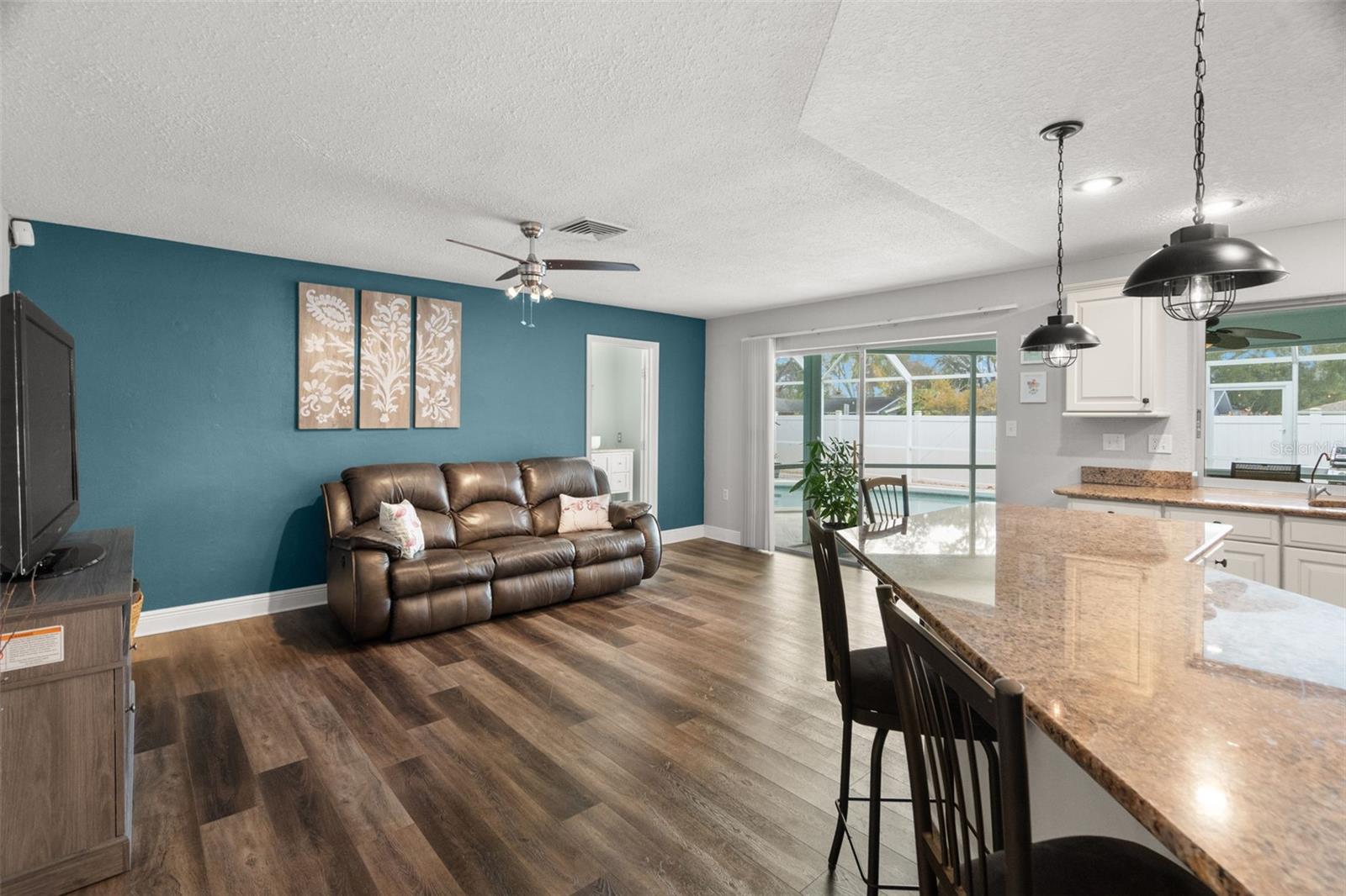 Image 15 of 44 For 101 Chestnut Circle