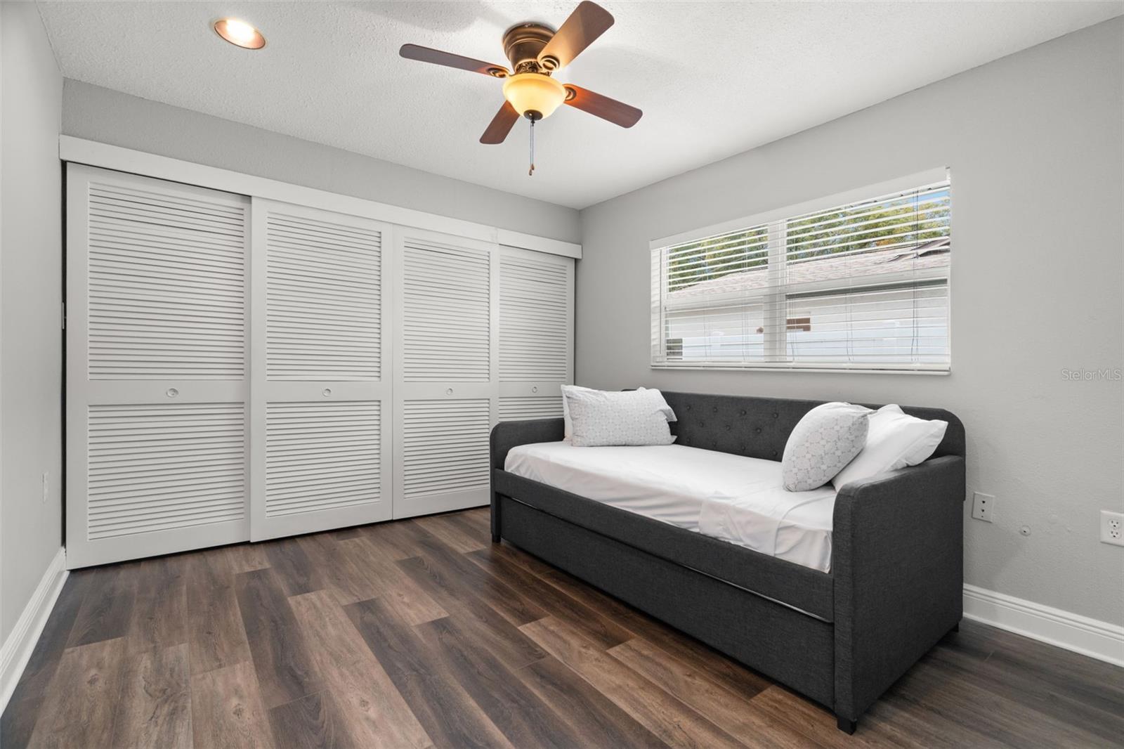 Image 17 of 44 For 101 Chestnut Circle