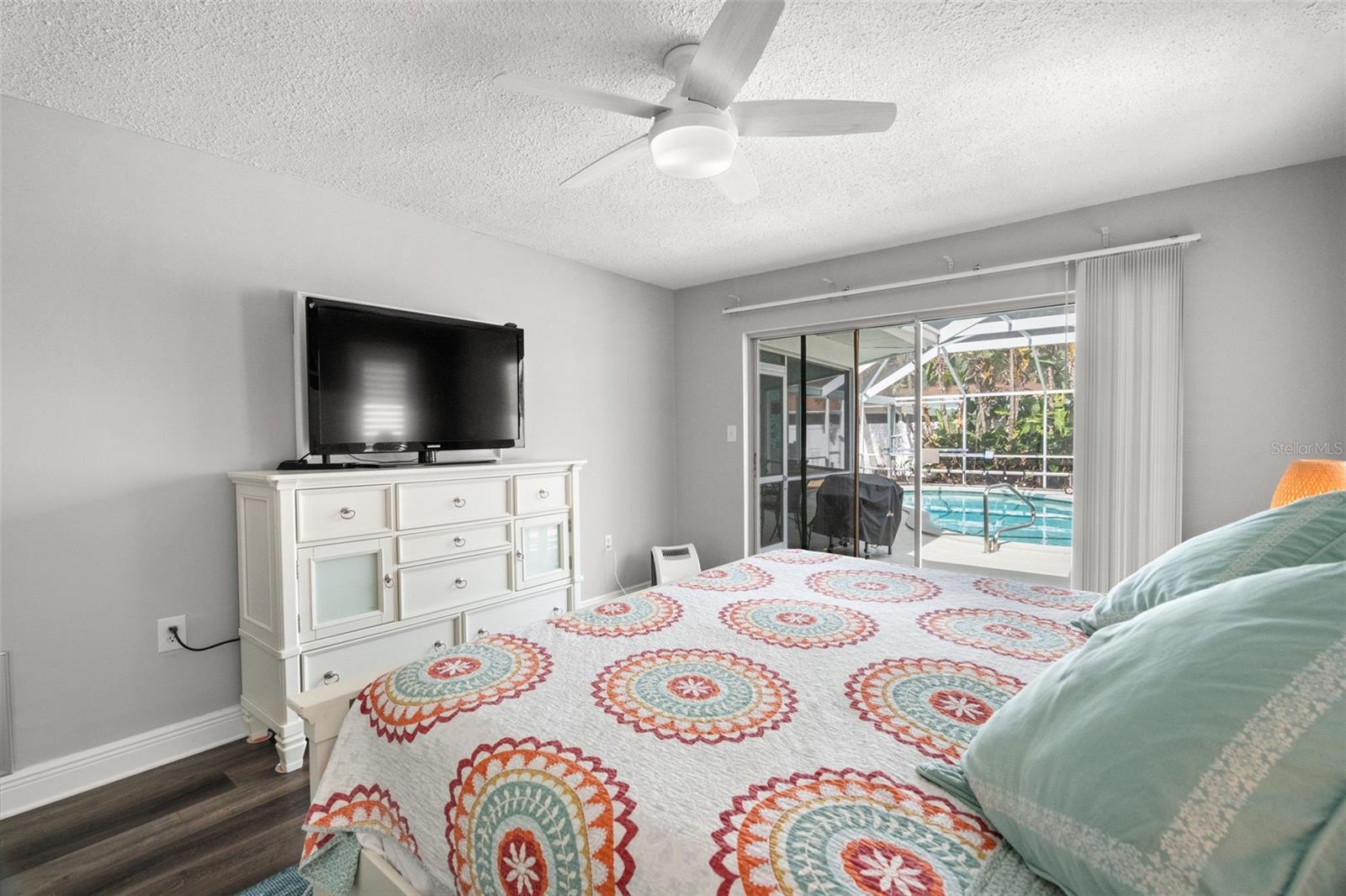 Image 26 of 44 For 101 Chestnut Circle