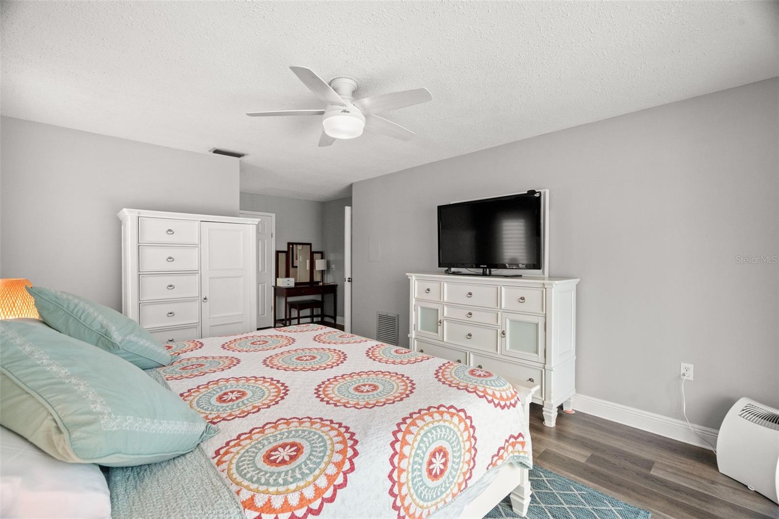 Image 27 of 44 For 101 Chestnut Circle