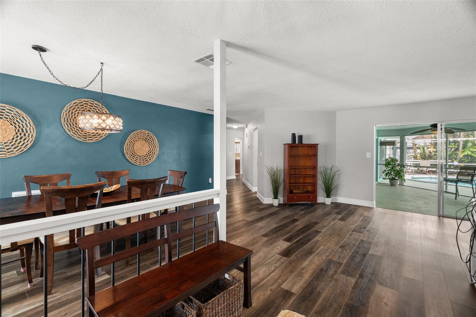 Image 4 of 44 For 101 Chestnut Circle