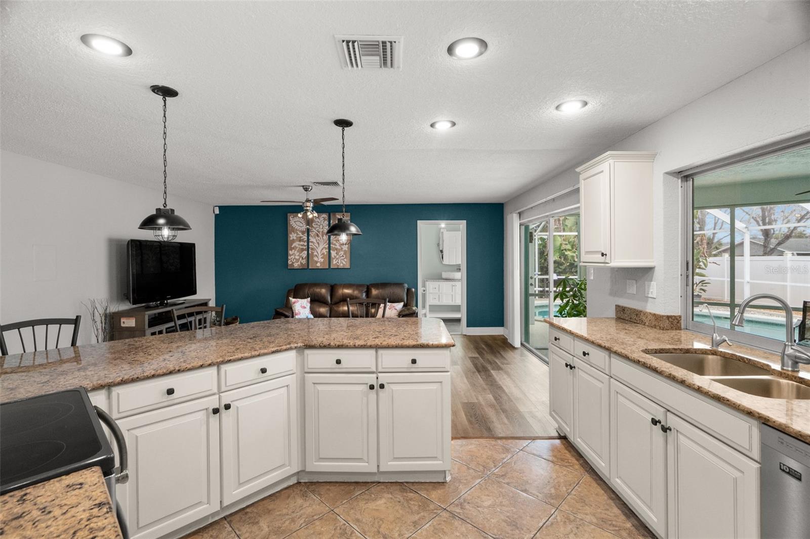 Image 8 of 44 For 101 Chestnut Circle