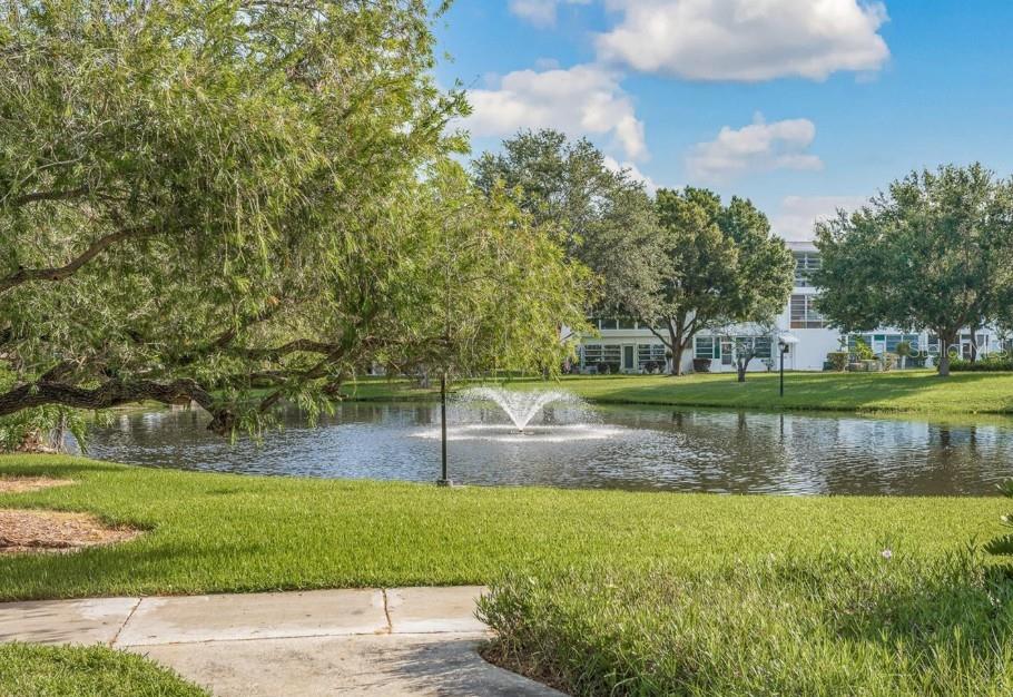 Listing photo id 22 for 11251 80th Avenue 310