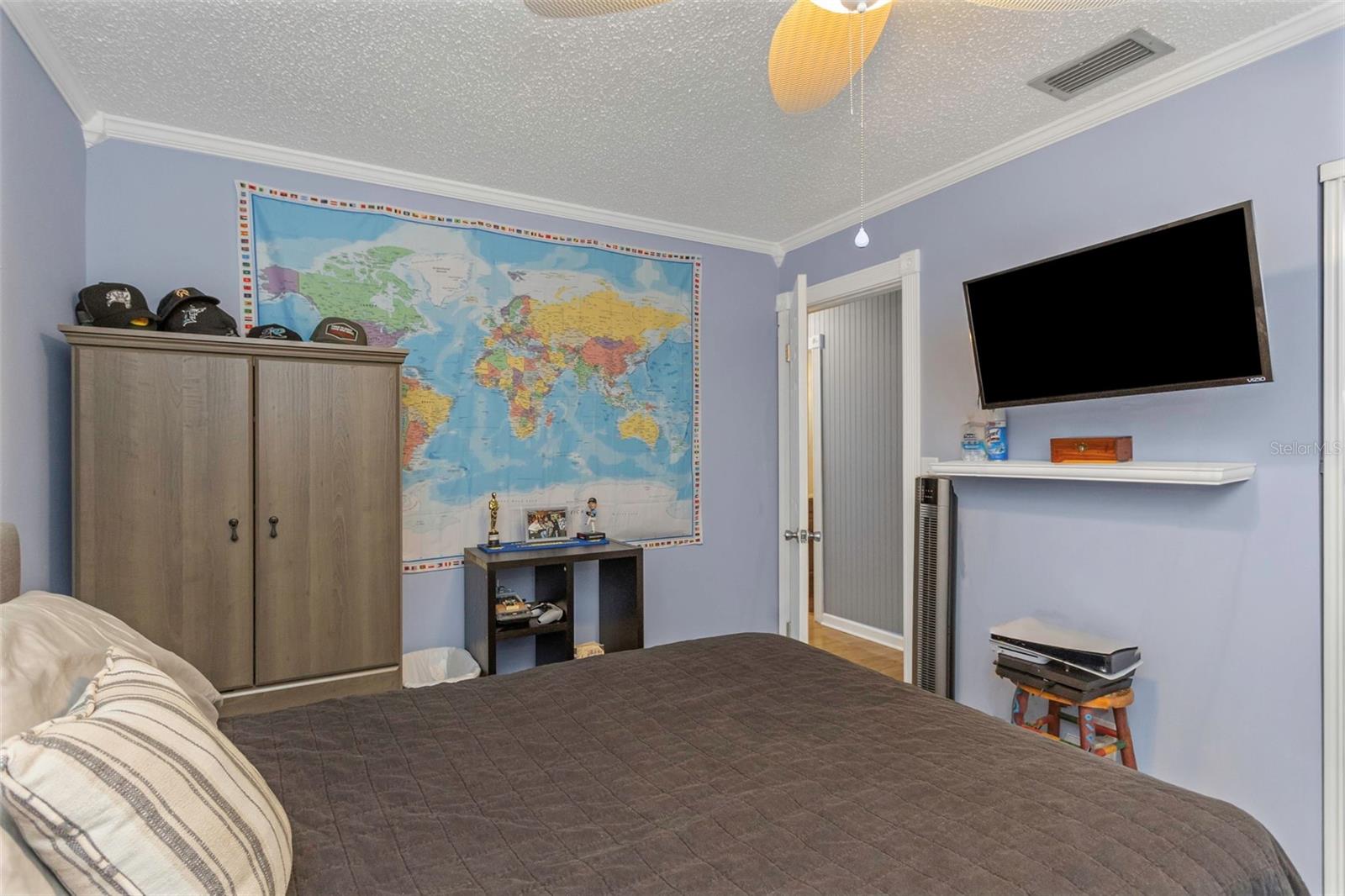 Image 18 of 74 For 3094 Hillsdale Avenue