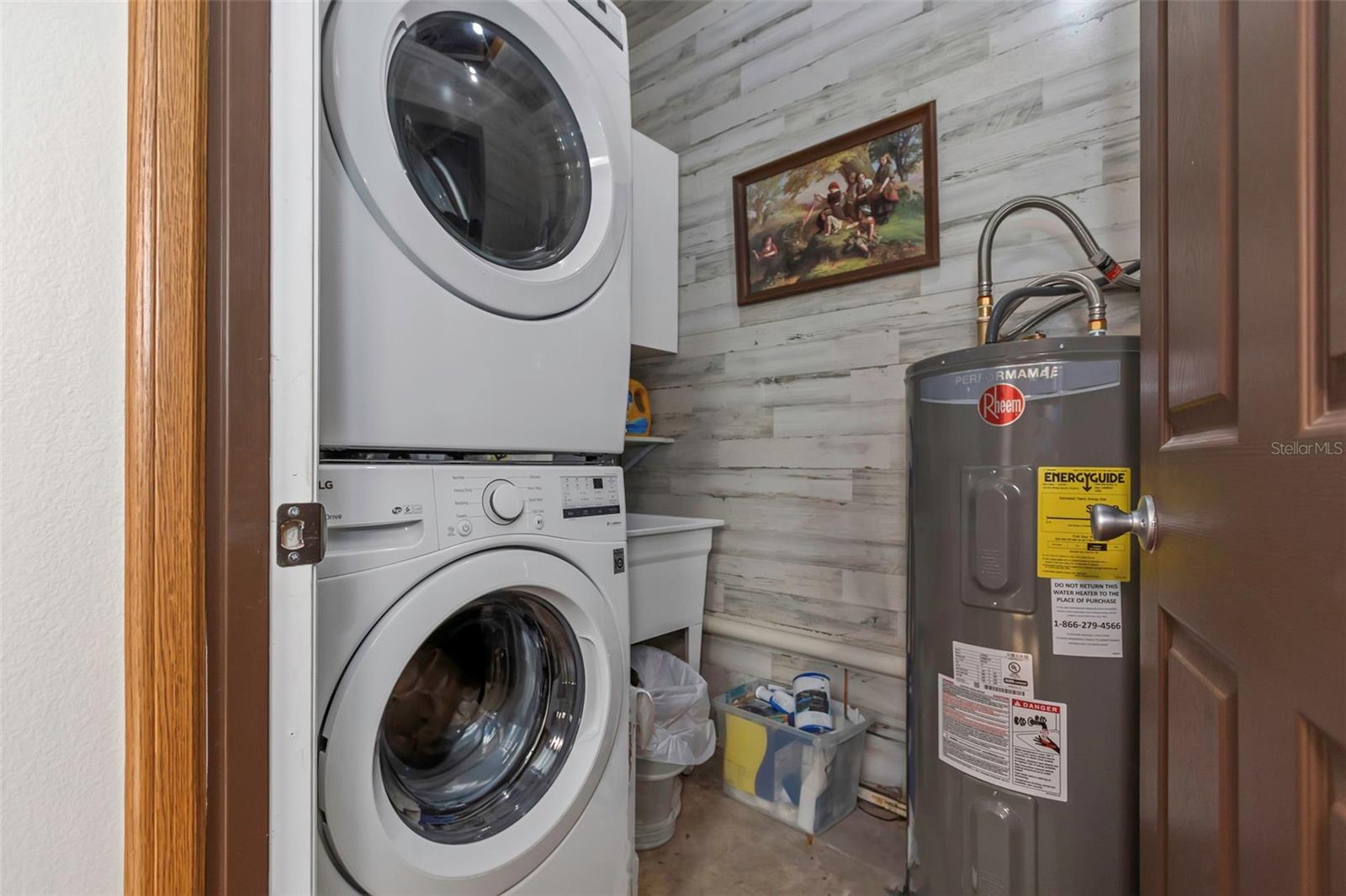 Image 41 of 74 For 3094 Hillsdale Avenue