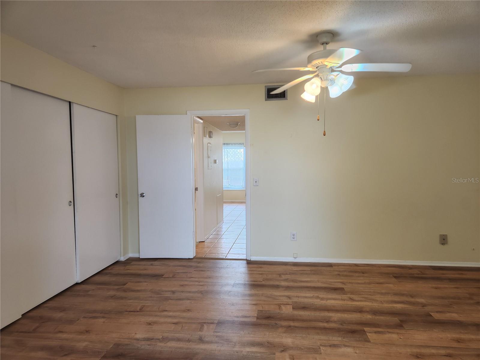 Image 10 of 28 For 2458 Columbia Drive 64