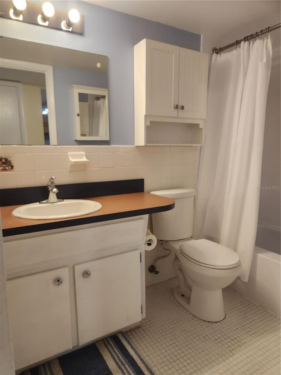 Image 12 of 28 For 2458 Columbia Drive 64