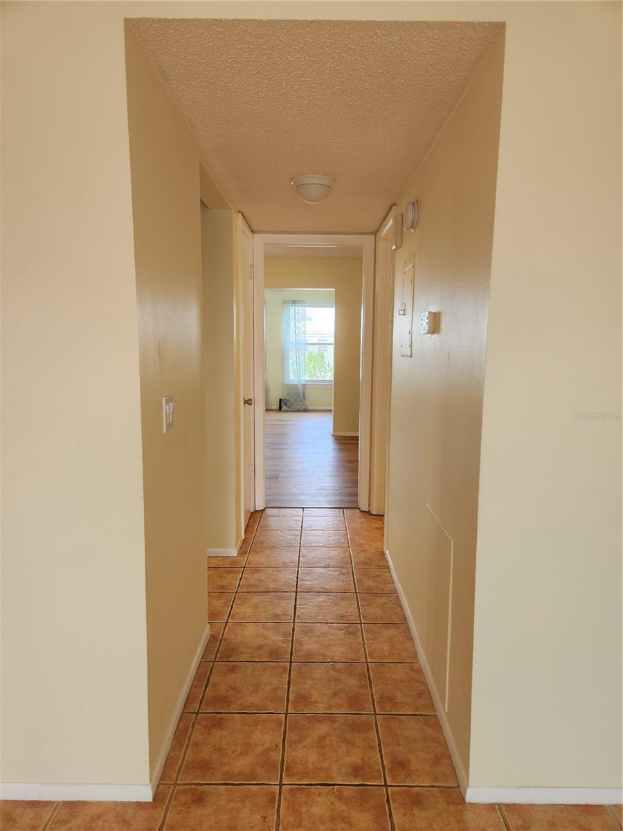 Image 5 of 28 For 2458 Columbia Drive 64