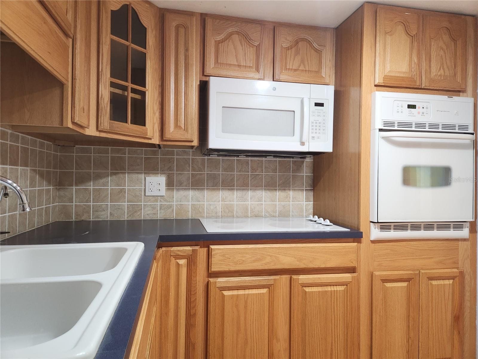 Image 8 of 28 For 2458 Columbia Drive 64