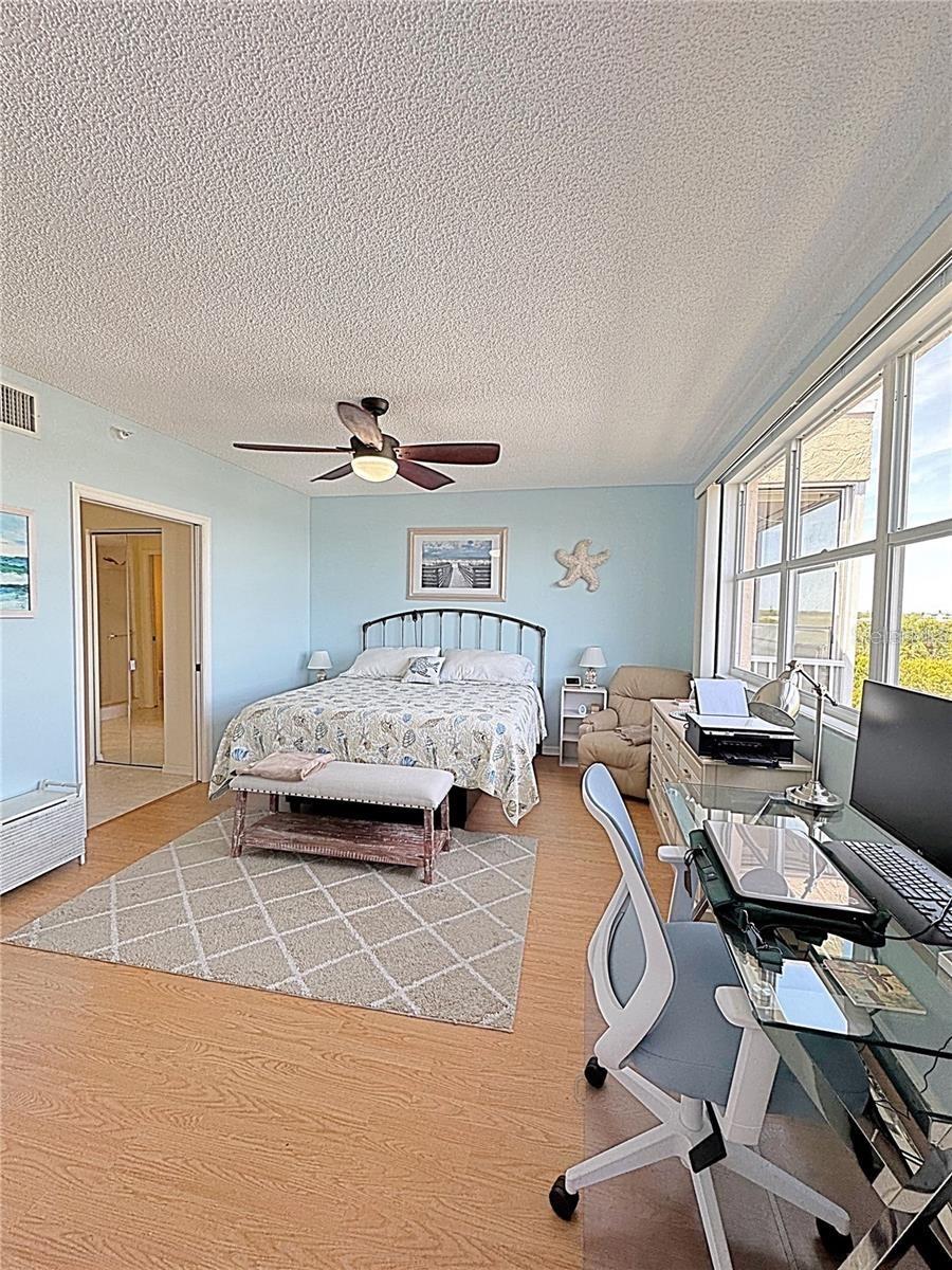 Image 19 of 35 For 6205 Shoreline Drive 1305