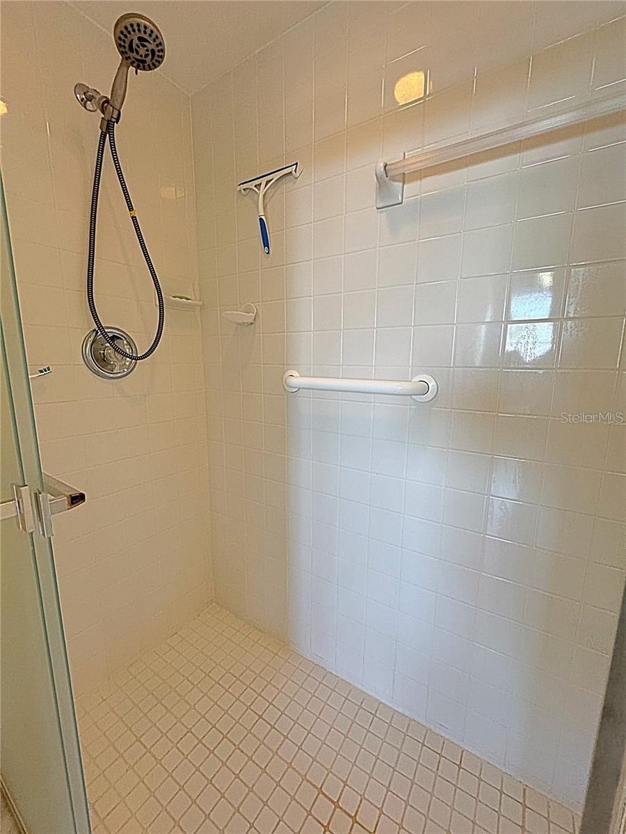 Image 26 of 35 For 6205 Shoreline Drive 1305