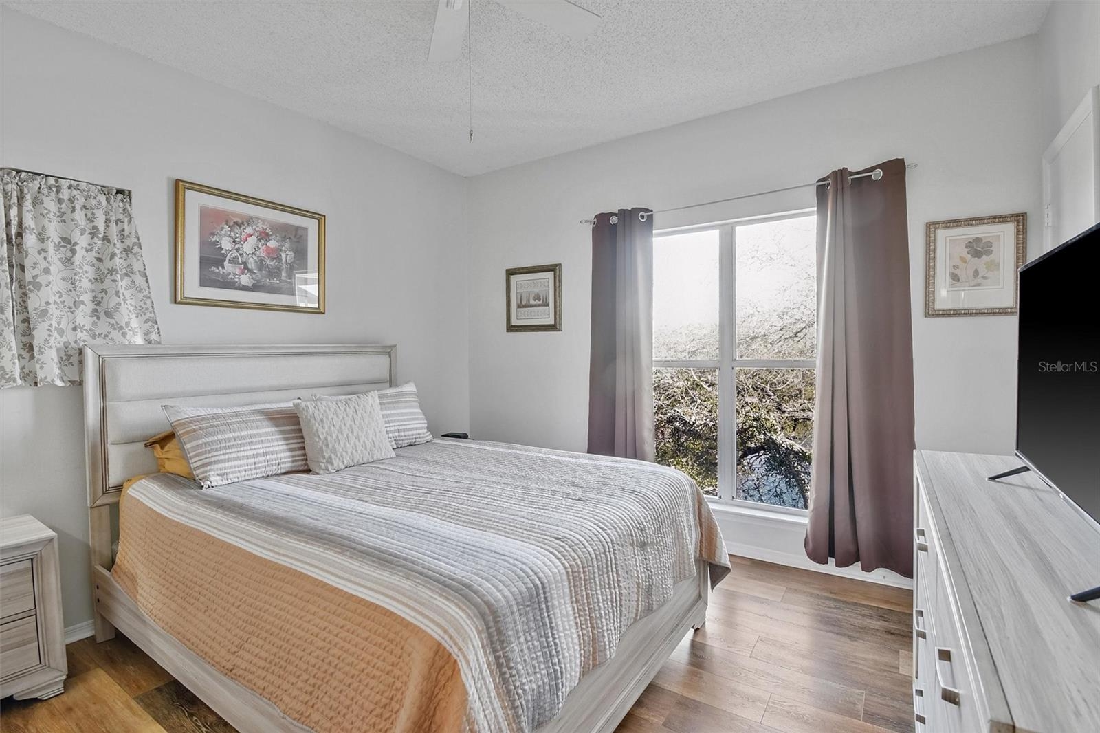 Image 13 of 28 For 4115 Chatham Oak Court 220