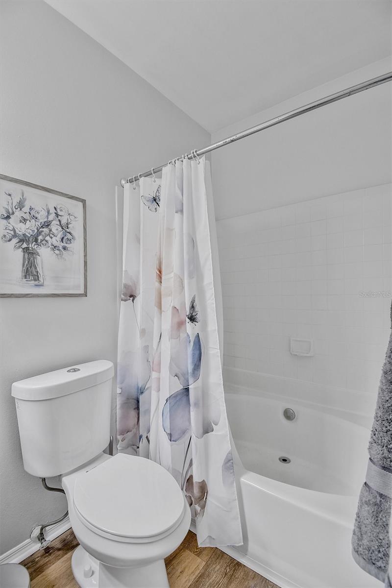 Image 18 of 28 For 4115 Chatham Oak Court 220