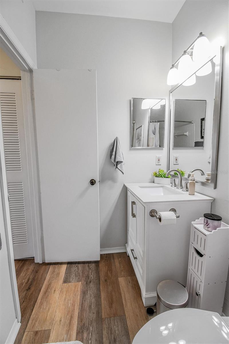 Image 19 of 28 For 4115 Chatham Oak Court 220