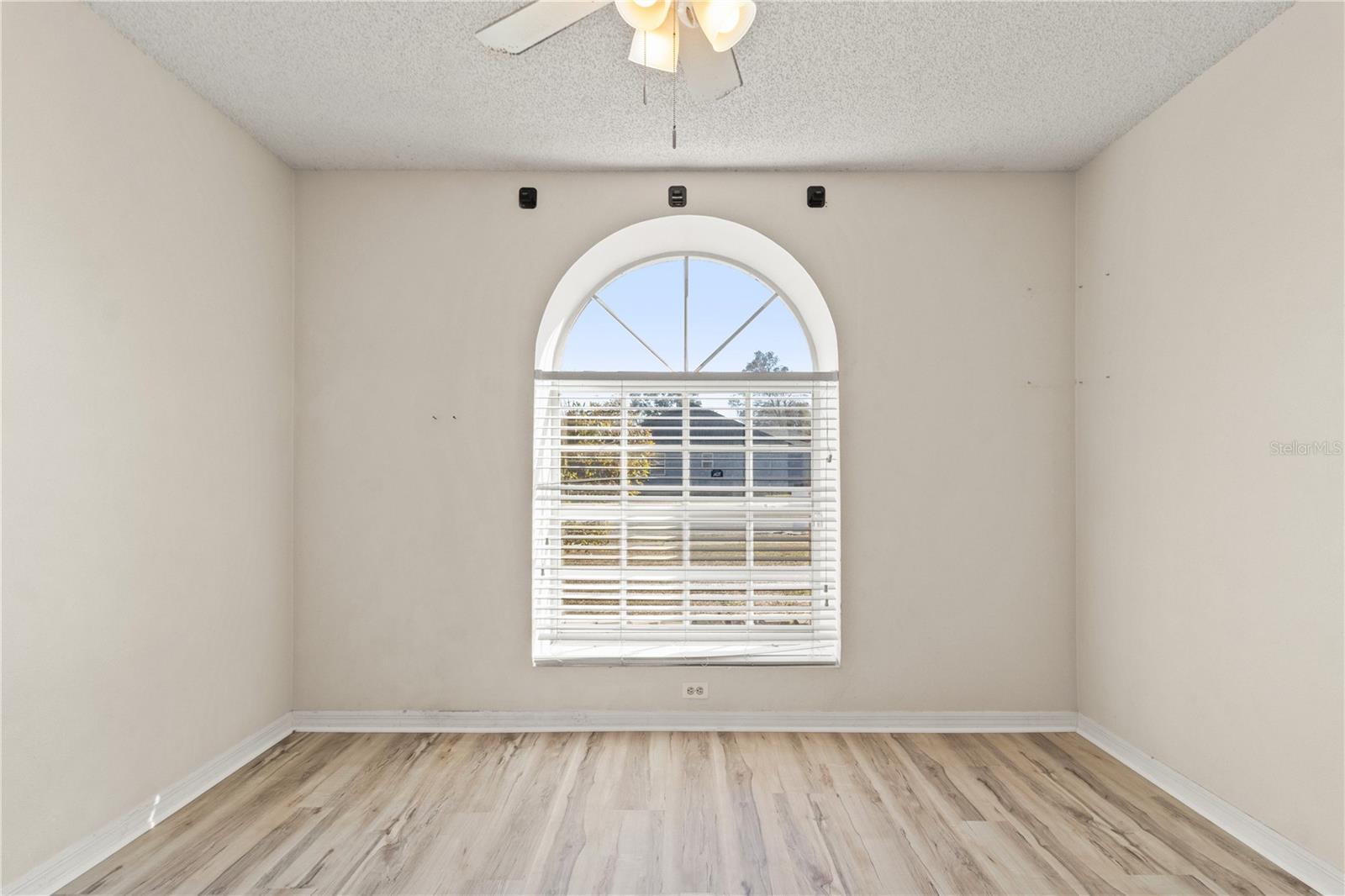 Image 26 of 51 For 603 Sand Ridge Drive