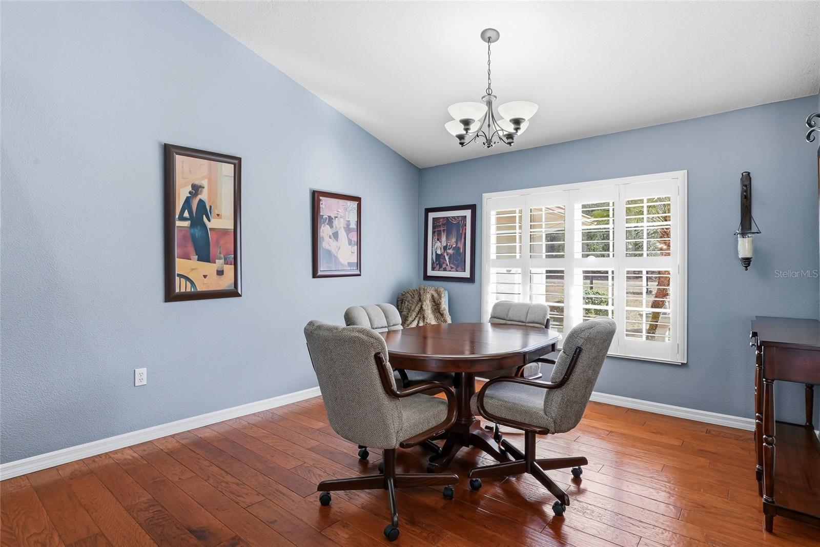 Image 11 of 66 For 296 Quartz Avenue