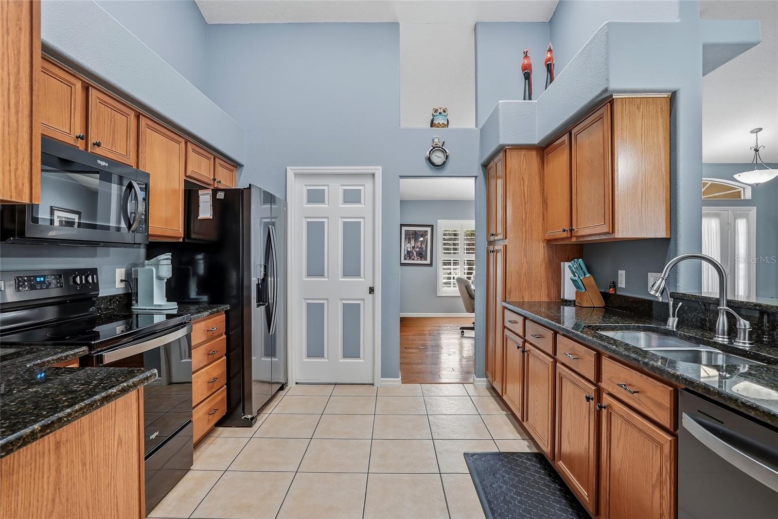 Image 20 of 66 For 296 Quartz Avenue