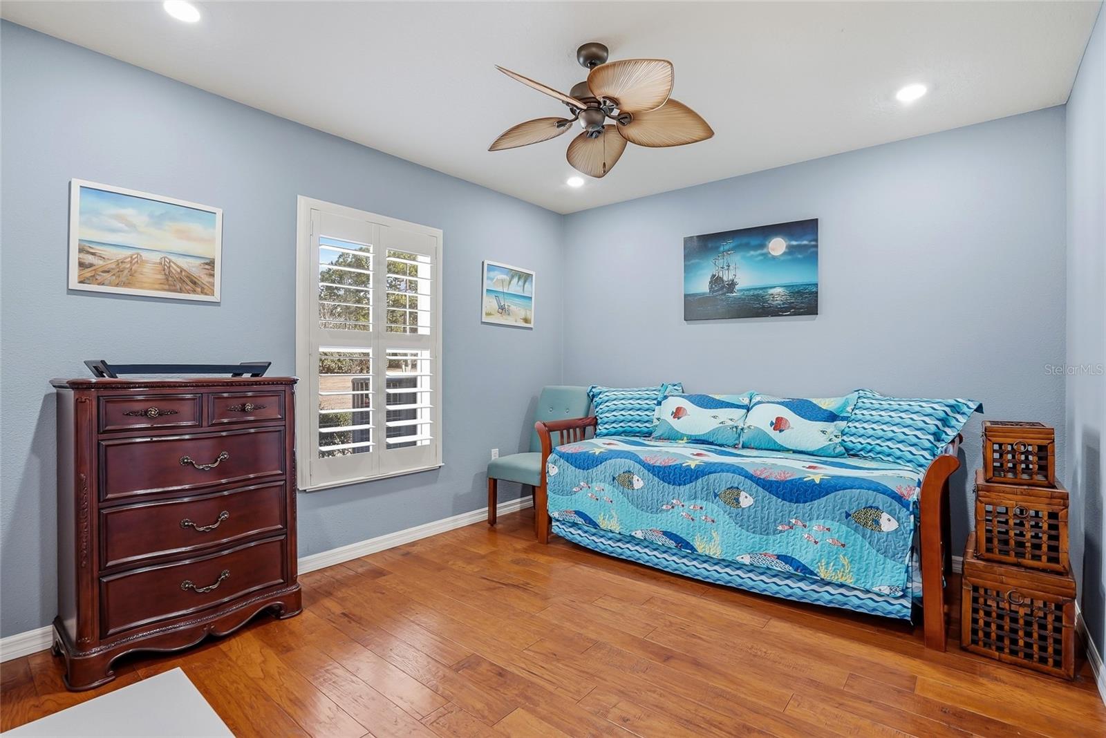 Image 32 of 66 For 296 Quartz Avenue